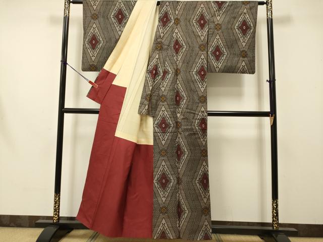 平和屋着物○希少 本場大島紬 龍郷絣 花菱文 正絹 逸品 DAAV3235du