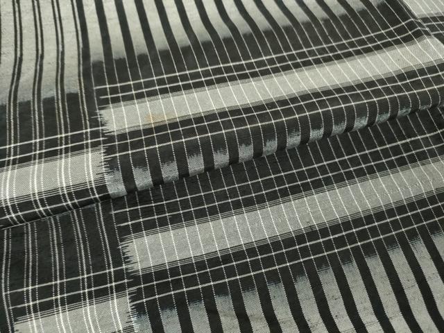 平和屋着物▽上質な紬　単衣　変わり格子　黒地　正絹　逸品　DAAV5724az 紬