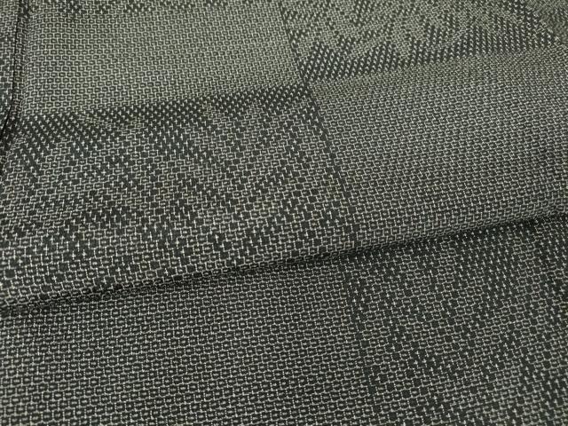 平和屋着物▽本塩沢　単衣　市松草葉文　黒地　110亀甲　正絹　逸品　DAAV5800az 平和屋着物▽本塩沢 単衣 市松草葉文 黒地 110亀甲 正絹 逸品