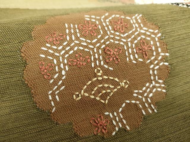 平和屋着物●八寸名古屋帯　紬地　刺し子　総刺繍　雪輪花文　正絹　逸品　DAAV6110ps 平和屋着物○八寸名古屋帯 紬地 刺し子 総刺繍 雪輪花文