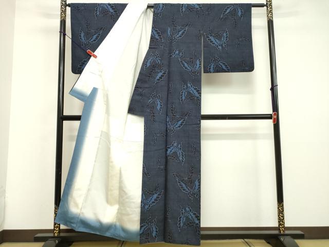 平和屋着物●本場結城紬　重要無形文化財　100亀甲　舞蝶文　正絹　逸品　BAAT6702hv 平和屋着物○本場結城紬 重要無形文化財 100亀甲 舞蝶文 正絹