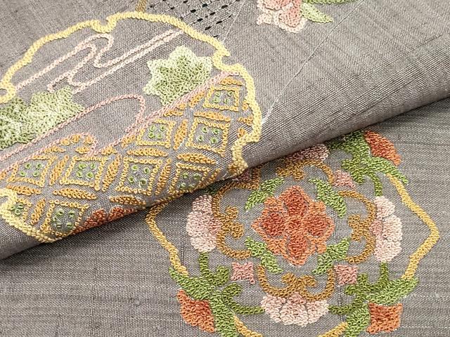 中国三大刺繍　汕頭、相良、蘇州、総刺繍の美しい袋帯　柔らかなシルバー地　極上 中国三大刺繍 汕頭、相良、蘇州、総刺繍の美しい袋帯 柔らかなシルバー地