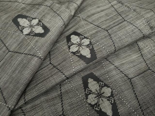 平和屋着物●本場大島紬　9マルキ　変わり格子花文　正絹　逸品　DAAW5011ud