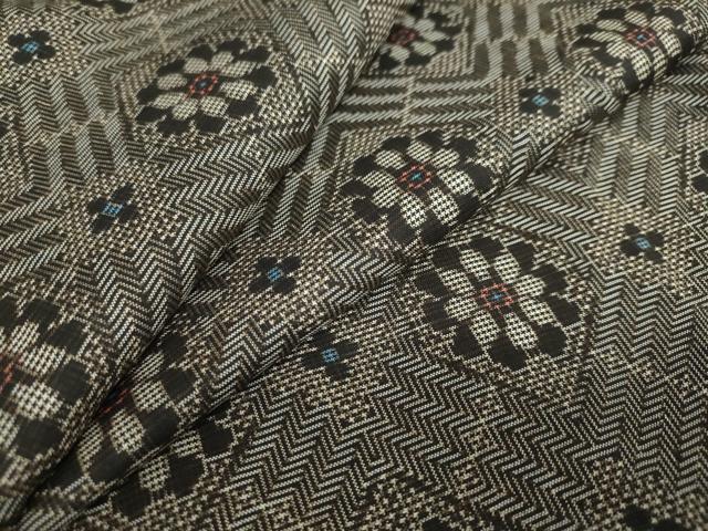 平和屋着物●本場大島紬　龍郷絣　花菱文　正絹　逸品　DAAW5198ud