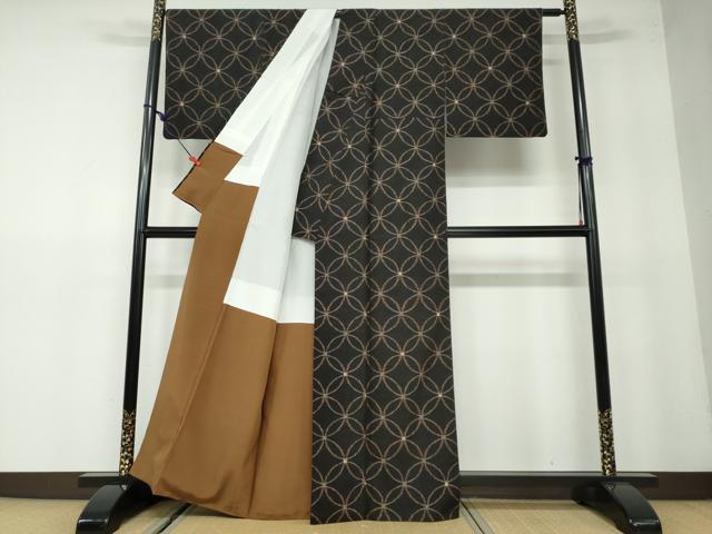 平和屋着物●国指定重要無形文化財　本場久米島紬　手織　七宝文様　正絹　逸品　DAAW5516ud 平和屋着物○国指定重要無形文化財 本場久米島紬 手織 七宝