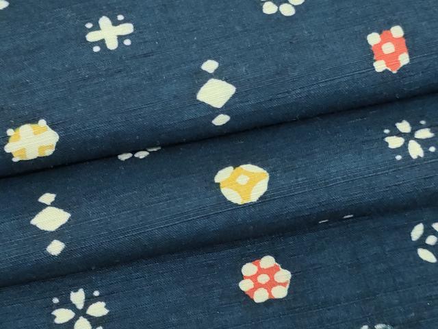 平和屋着物▽上質な小紋　単衣　紬地　型染め　舞花文　正絹　逸品　DAAW9349sf