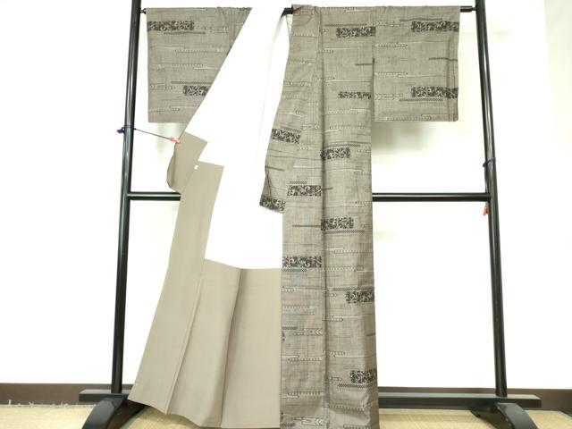 平和屋着物○本場大島紬 9マルキ 古代染色 純泥染 横段花