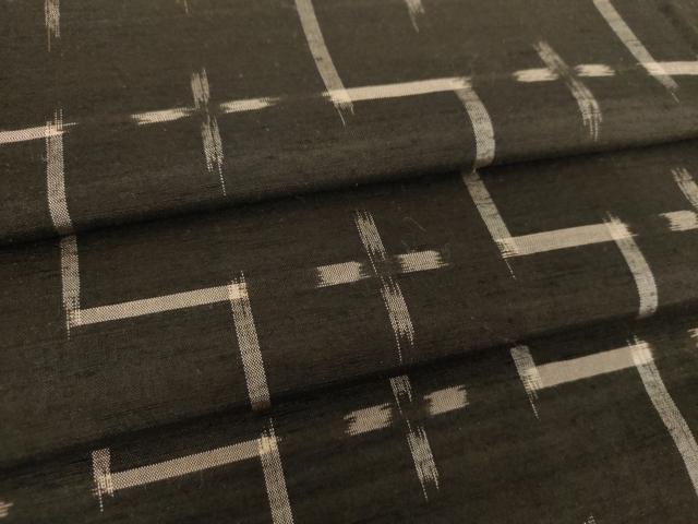 平和屋着物●国指定重要無形文化財　本場久米島紬　手織　吉祥文様　さが美扱い　正絹　逸品　DAAX4436ps