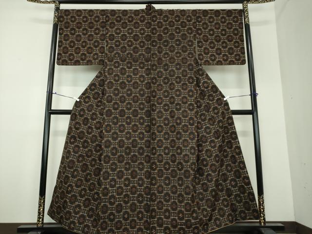 平和屋着物○国指定重要無形文化財 本場久米島紬 手織 トゥイグヮー