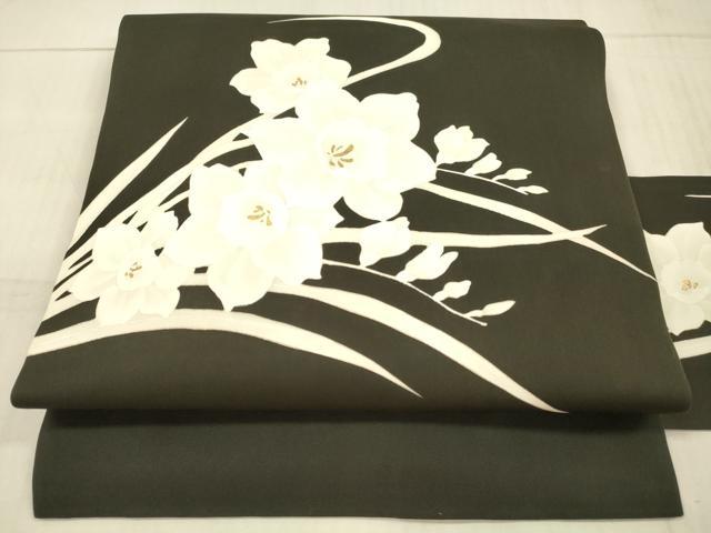 平和屋着物●塩瀬　九寸名古屋帯　草花文　黒地　金彩　正絹　逸品　DAAX5667cm