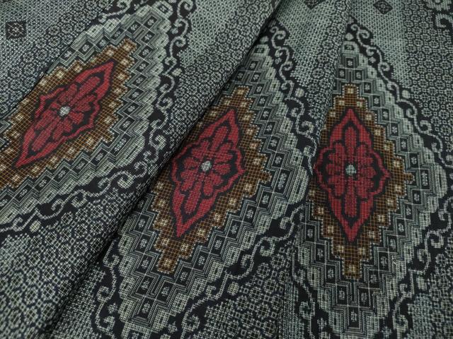 平和屋着物●本場大島紬　割り込み絣　花菱文　正絹　逸品　未使用　DAAY1475ps