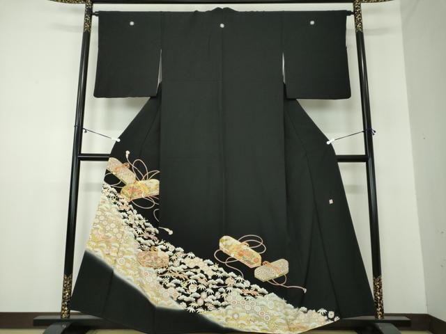 平和屋着物●豪華黒留袖　作家物　駒刺繍　宝尽くし　文箱花文　暈し染め　金彩　正絹　逸品　DAAY1540ps