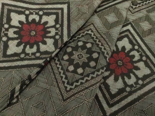 平和屋着物●本場大島紬　龍郷絣　花菱文　正絹　逸品　DAAY1710ps