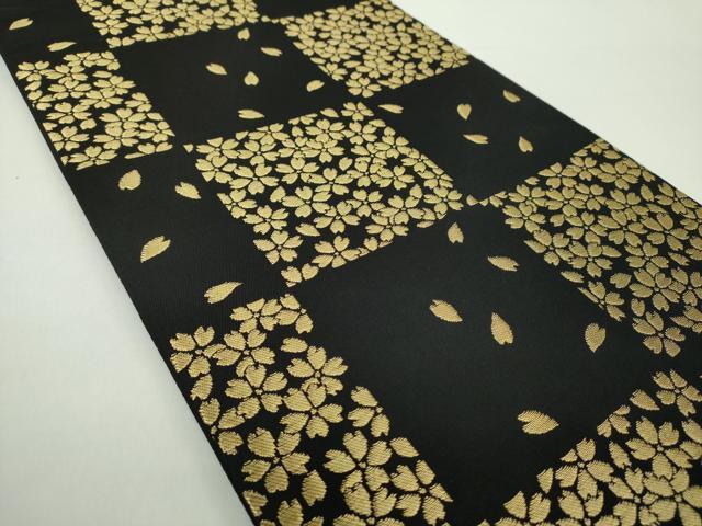 平和屋着物○六通柄袋帯 市松桜 黒地 金糸 正絹 逸品 DAAY1905ps