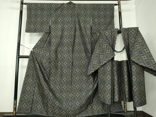 平和屋着物●本場大島紬　アンサンブル　龍郷絣　花菱文　正絹　逸品　未使用　DAAY1958ps