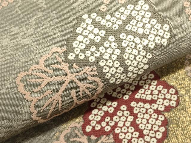 平和屋着物○六通柄袋帯 唐織 蔦の葉文 金彩 三越扱い