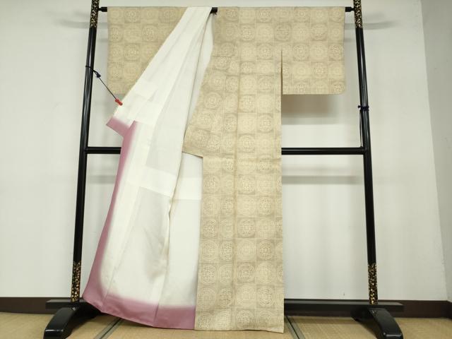 平和屋着物●本場結城紬　重要無形文化財　80亀甲　市松花丸文　正絹　逸品　DAAY5083ud 平和屋着物○本場結城紬 重要無形文化財 80亀甲 市松花丸文 正絹