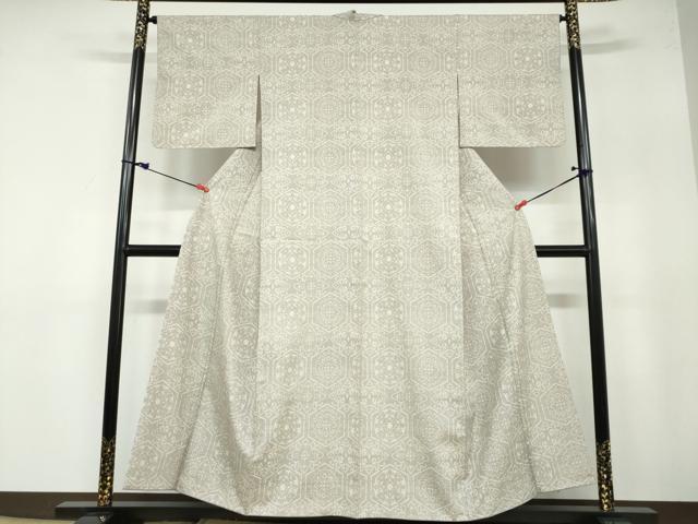 平和屋着物●本場大島紬　白大島　7マルキ　亀甲草花文　正絹　逸品　DAAY5828ud 平和屋着物○本場大島紬 白大島 7マルキ 亀甲草花文 正絹 逸品 DAAY5828ud