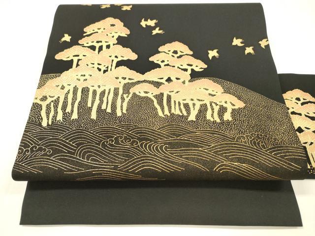 平和屋着物●塩瀬　九寸名古屋帯　流水飛鳥松文　黒地　金糸　正絹　逸品　DAAY8076cm