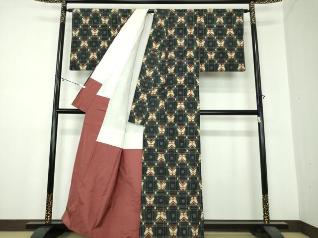 平和屋着物○上質な紬 格子舞蝶文 黒地 正絹 逸品 DAAZ0223ps