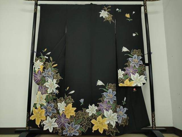 平和屋着物●アーティスト　忠隈眞理子　Mariko London　振袖　百合　黒地　金彩　鈴乃屋扱い　正絹　逸品　DAAZ0637ps