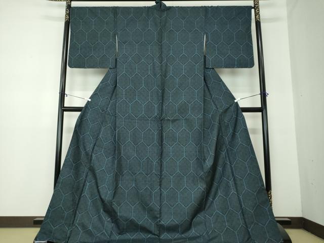 平和屋着物●本場大島紬　7マルキ　亀甲繋ぎ　ロング丈　正絹　逸品　DAAZ0744ps