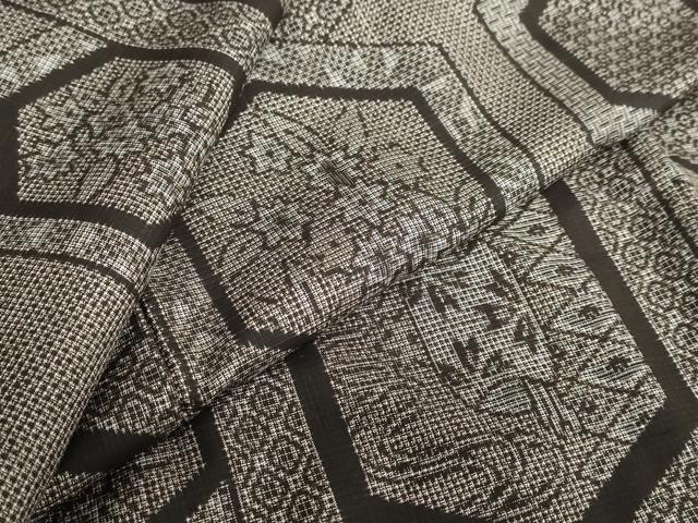 平和屋着物●本場大島紬　割り込み絣　亀甲草花文　正絹　逸品　DAAZ7600ud