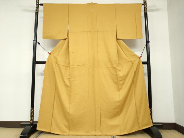 平和屋着物●上質な色無地　花尽くし地紋　山吹茶色　正絹　逸品　DAAZ7648ud 平和屋着物○上質な色無地 花尽くし地紋 山吹茶色 正絹 逸品