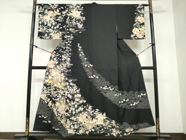 平和屋着物●訪問着　流水御所車草花文　黒地　金彩　正絹　逸品　DAAZ7653ud