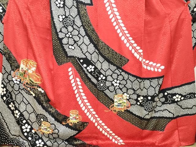 平和屋着物○豪華振袖 駒刺繍 絞り 貝桶草花文 金彩 正絹 逸品