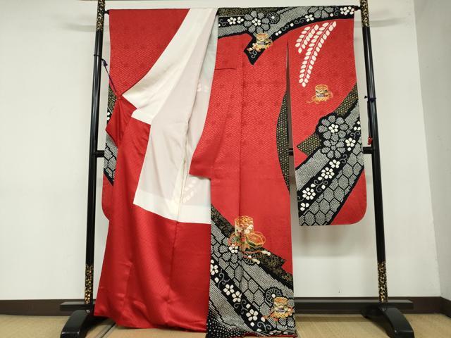 平和屋着物○豪華振袖 駒刺繍 絞り 貝桶草花文 金彩 正絹 逸品