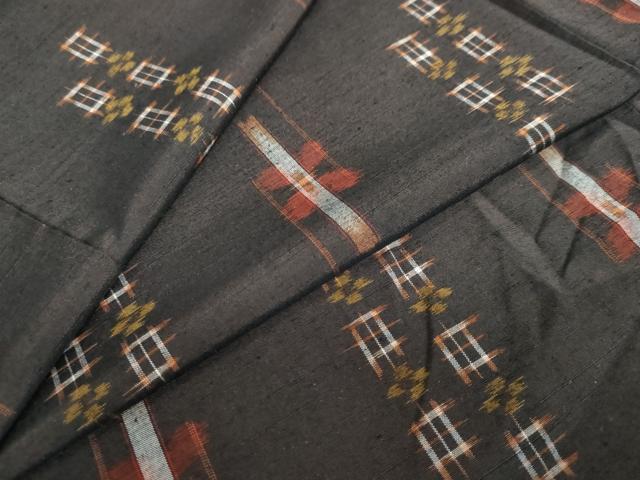 平和屋着物●上質な紬　絣文様　正絹　逸品　DAAZ7827ud