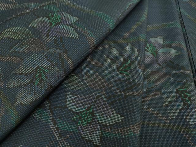 平和屋着物●本場大島紬　9マルキ　草花文　正絹　逸品　DABA1897ps 平和屋着物○本場大島紬 白大島 9マルキ 流水草花文 正絹 逸品 未使用