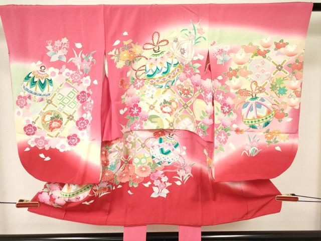 平和屋着物[]七五三　女の子　３歳　祝着　三つ身　被布セット　駒刺繍　鈴花文　暈し染め　金彩　逸品　DABA3573ma_1
