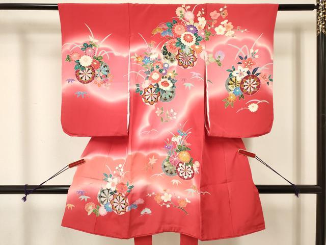 平和屋着物[]七五三　女の子　３歳　祝着　三つ身　襦袢付き　源氏車花文　暈し染め　金銀彩　逸品　DABA3895ma