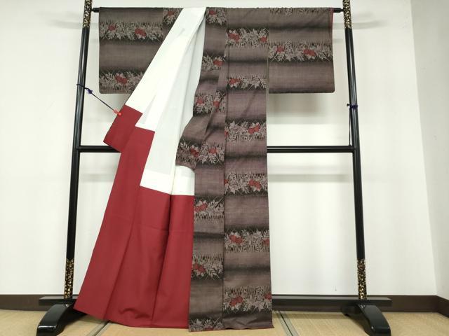 平和屋着物●本場大島紬　9マルキ　横段草花文　正絹　逸品　DABB0545ud_2