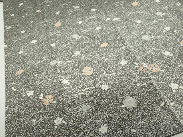 平和屋着物●二代目 川村久太郎　訪問着　舞花文　たたき染め　正絹　逸品　DABB0926ud 川村久太郎 蒔糊散らし 型友禅 訪問着 木立 正絹 白 黒 グレー 821