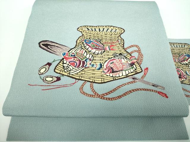 平和屋着物●極上　人間国宝　玉那覇有公　本場琉球紅型　九寸名古屋帯　魚籠　貝殻　灰青色地　正絹　逸品　DABB4694ps