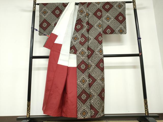 平和屋着物●本場大島紬　龍郷絣　花菱文　正絹　逸品　DABC2255ud_2