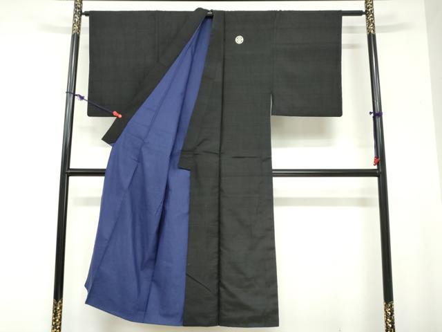 平和屋着物●男性　黒紋付　紬地　正絹　逸品　DABC2297ud_1