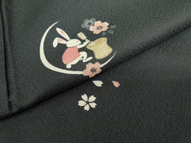 平和屋着物●小紋　舞桜文　月兎　黒地　洗える着物　DABC2541ud_4