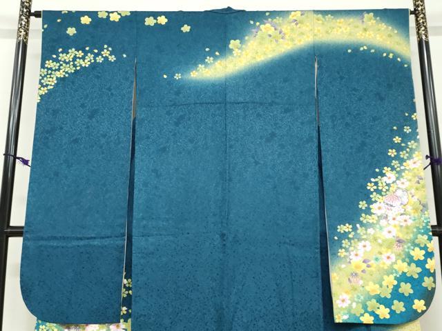平和屋着物●豪華振袖　駒刺繍　手毬草花文　暈し染め　金彩　正絹　逸品　DABC2741ud_2