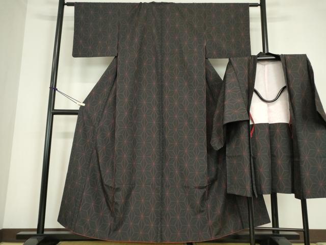 平和屋着物●洗える最高級着物　＜英＞はなぶさ謹製　小紋　アンサンブル　麻の葉　黒地　洗える着物　DABC3667az 29,575円