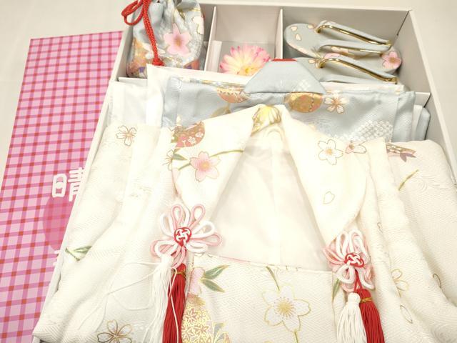 平和屋着物[]七五三　女の子　３歳　祝着　三つ身　長襦袢(単衣)・被布・草履・小物セット　鈴花文　金彩　箱付き　DABC5316ma_8