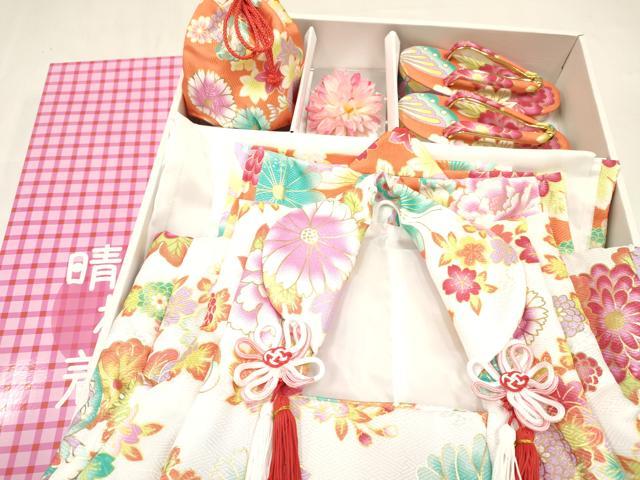 平和屋着物[]七五三　女の子　３歳　祝着　三つ身　長襦袢(単衣)・被布・草履・小物セット　花蝶文　金彩　箱付き　DABC5317ma_9