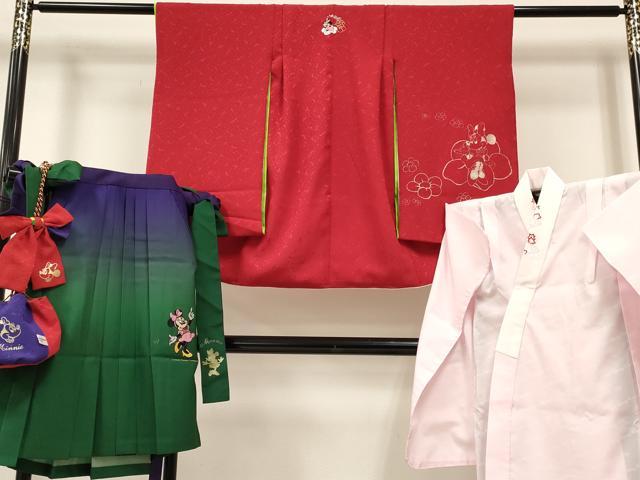 平和屋着物[]卒園式　女の子　子供　長襦袢(単衣・半衿刺繍)・行灯袴・巾着・髪飾りセット　キャラクター　金銀彩　箱付き　DABC5468ma