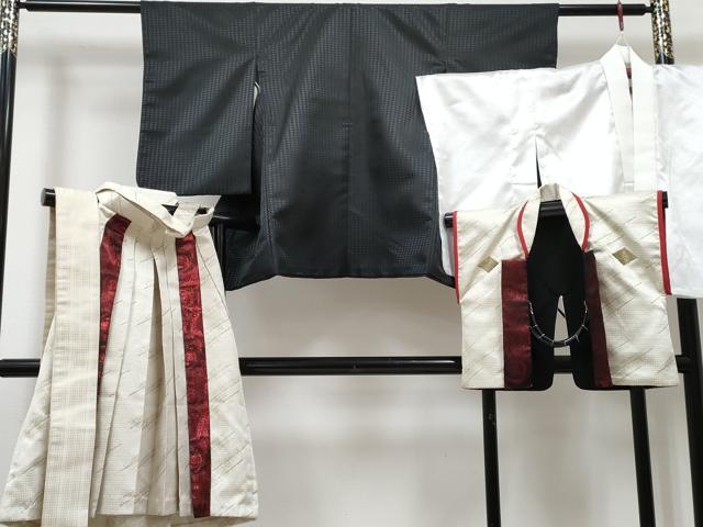 平和屋着物[]七五三　男の子　祝着・陣羽織・長襦袢(単衣)・行灯袴・帯セット　矢羽菱文　金銀糸　DABG3046ma 28,080円
