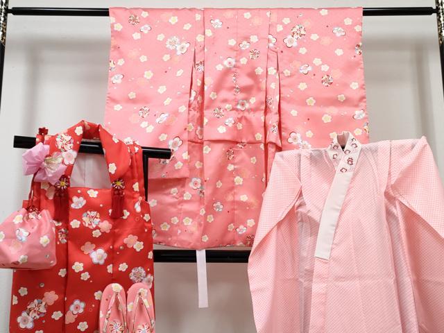 平和屋着物[]七五三　女の子　３歳　祝着　三つ身　長襦袢(単衣・半衿刺繍)・被布・草履・小物セット　花尽くし　箱付き　DABG3146ma