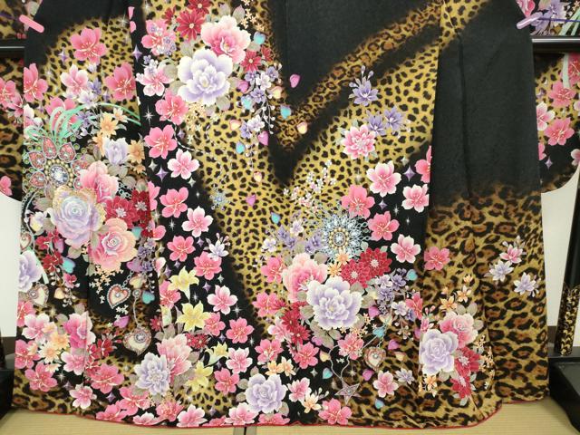 平和屋本店■極上　振袖　ヒョウ柄　薔薇　宝石　黒地　金糸　銀通し地　逸品　DZAA2967kh5 平和屋本店□極上 振袖 ヒョウ柄 薔薇 宝石 黒地 金糸 銀通し地 逸品
