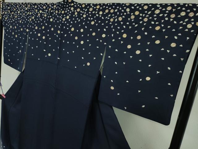 平和屋本店□極上 訪問着 総刺繍 舞花文 濃紺地 暈し染め